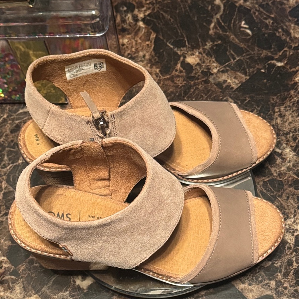 “SOLD” TOMS Women Majorca Taupe Cut Out Ankle Cuff Heeled Sandals - Size 8.5 - Picture 8 of 10